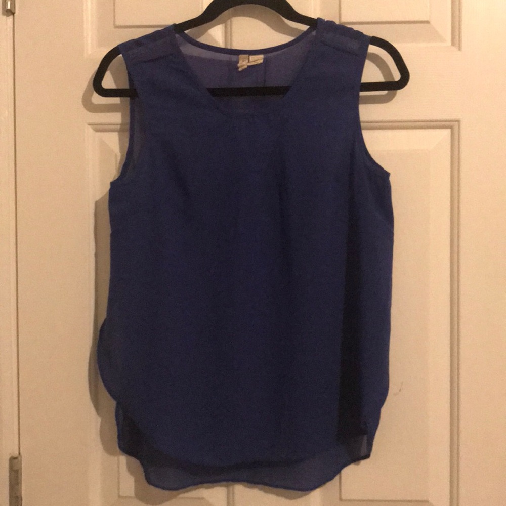Blue short sleeve top